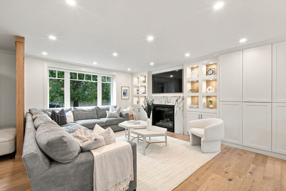 Open property gallery